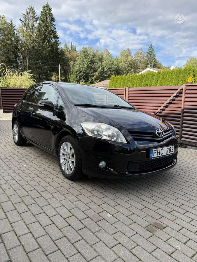 Toyota Auris - 1
