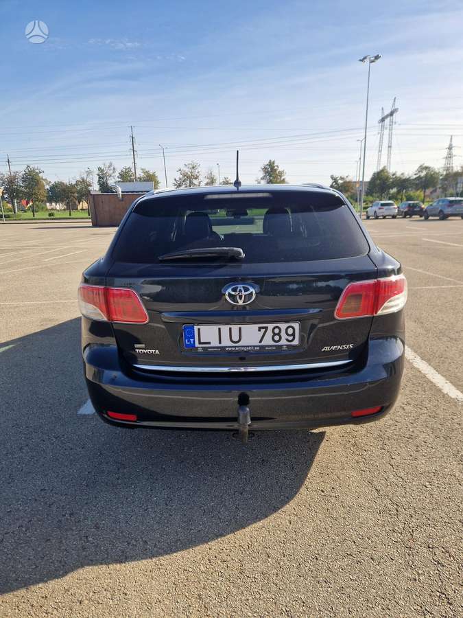 Toyota Avensis - 2