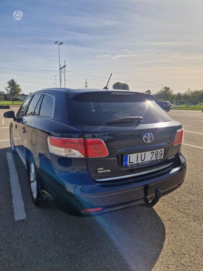 Toyota Avensis - 4