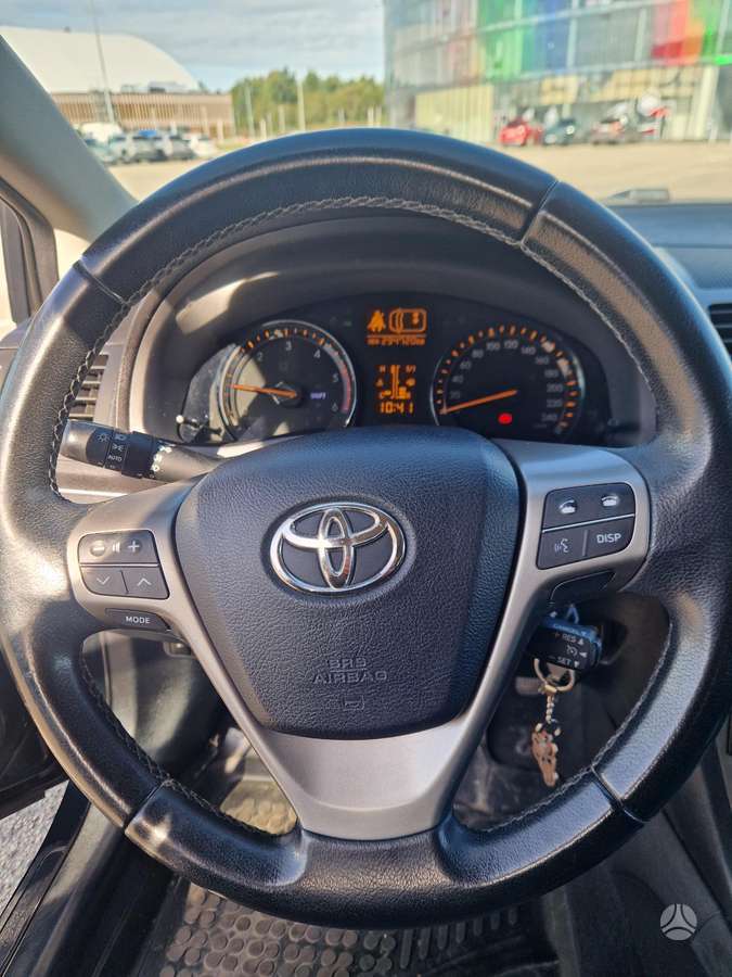 Toyota Avensis - 9