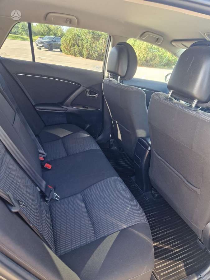 Toyota Avensis - 11