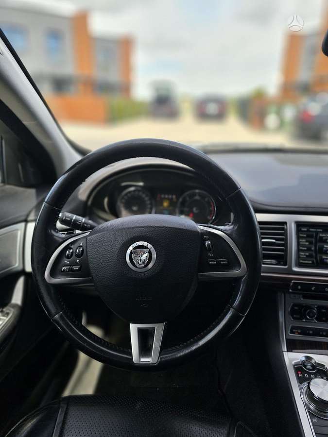 Jaguar XF, 3.0 l., Седан