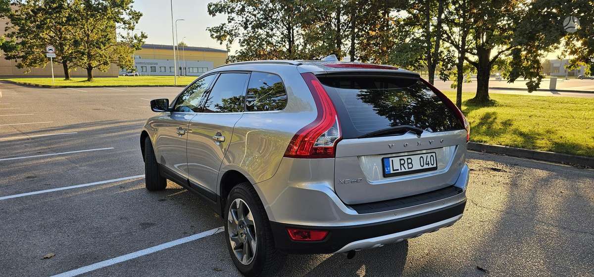 Volvo XC60, 2.0 l., Внедорожник / Кроссовер