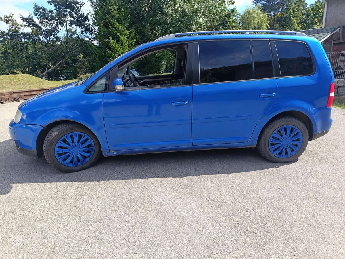 Volkswagen Touran - 2