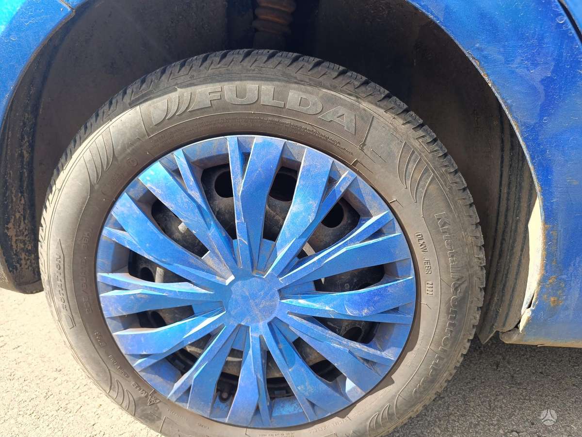 Volkswagen Touran - 12
