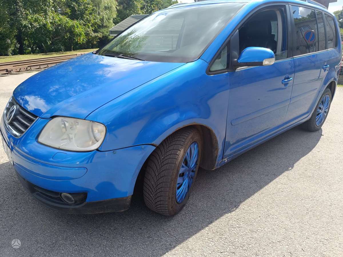 Volkswagen Touran - 3