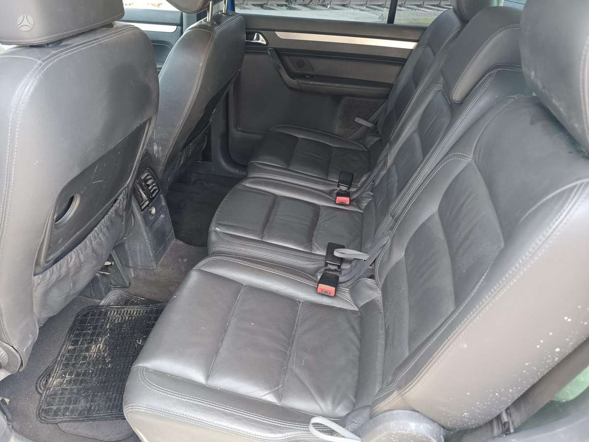 Volkswagen Touran - 9
