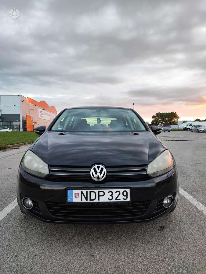 Volkswagen Golf - 6
