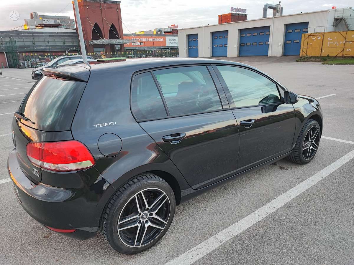 Volkswagen Golf - 3
