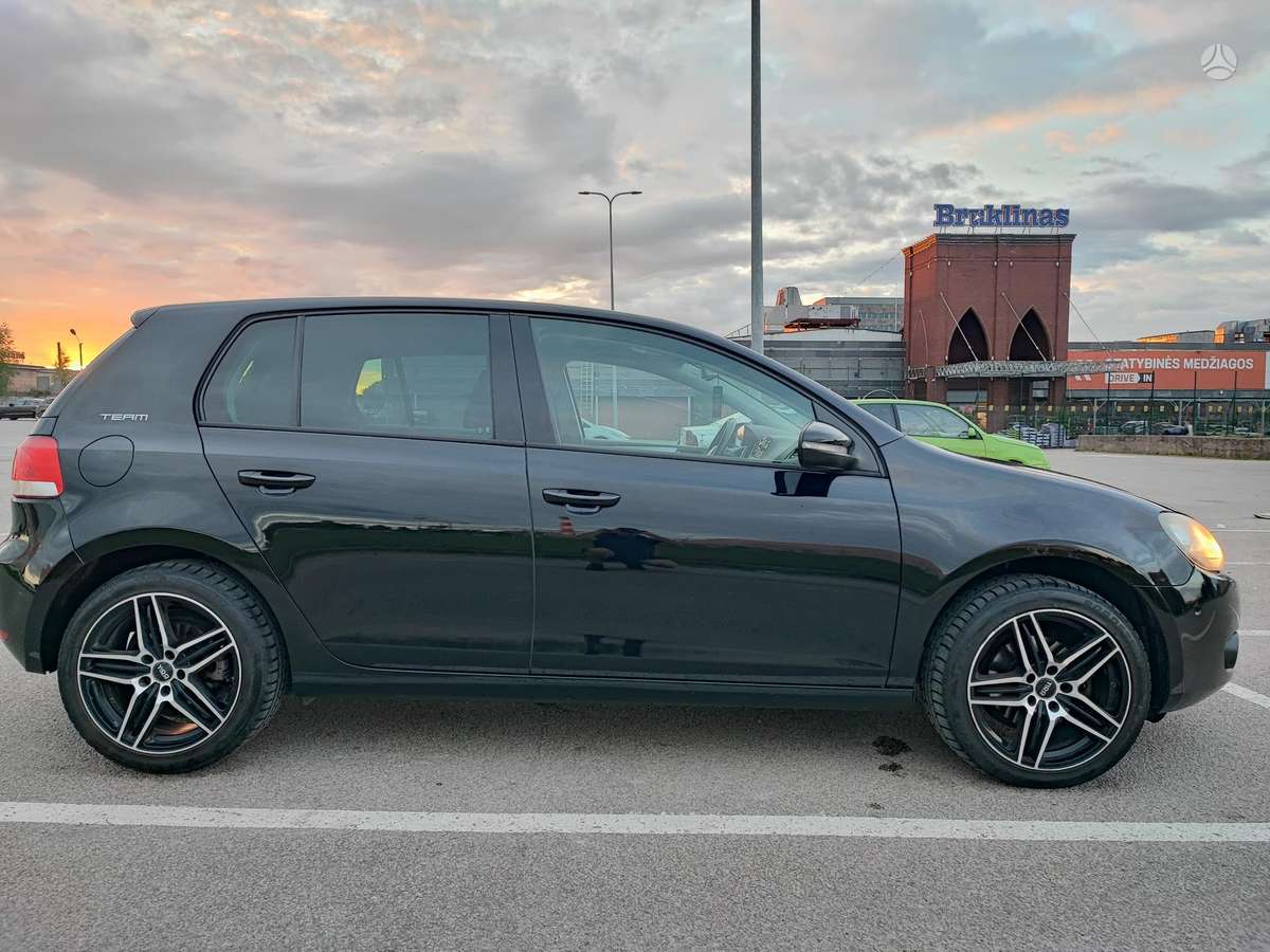 Volkswagen Golf - 9