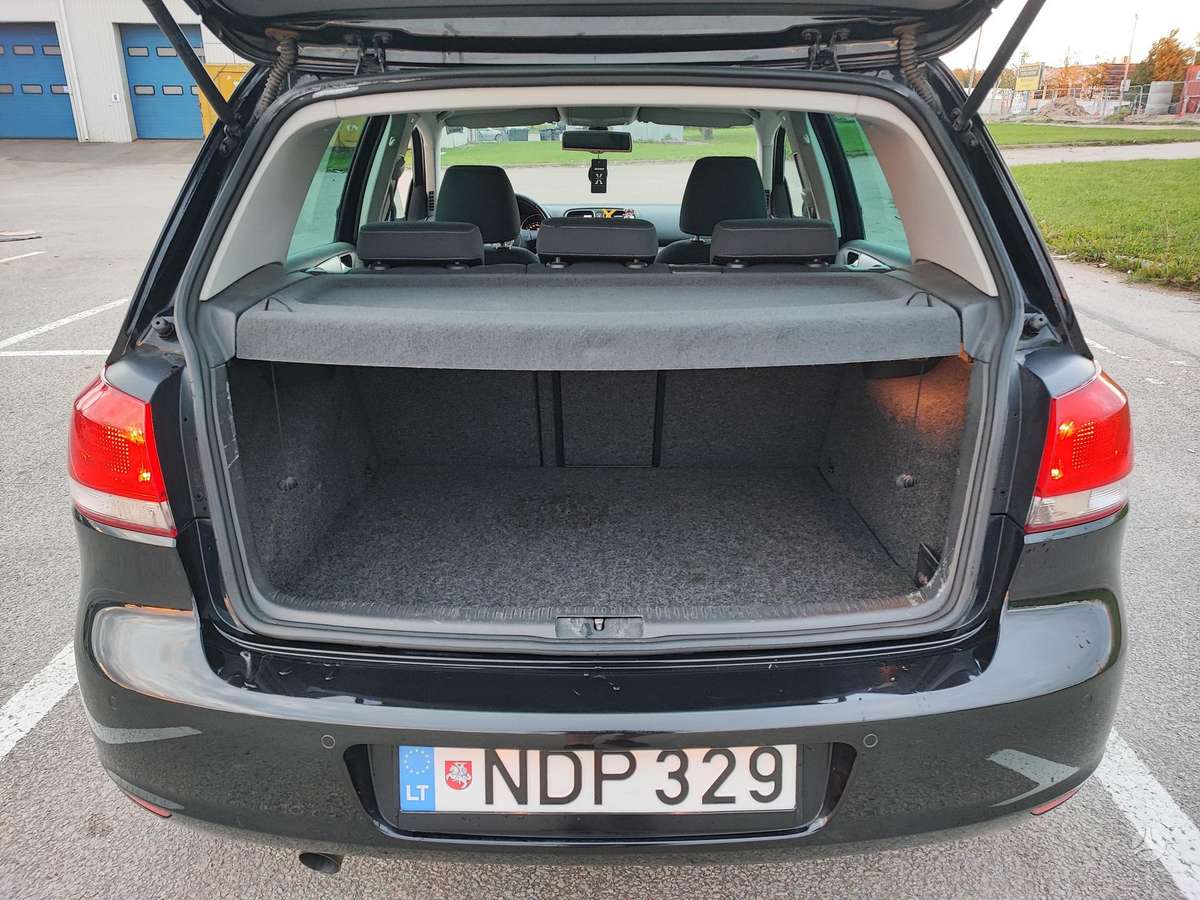 Volkswagen Golf - 10