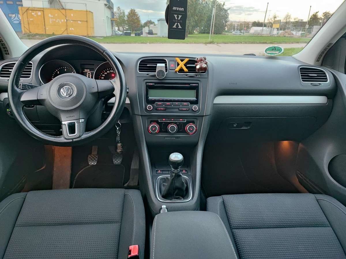 Volkswagen Golf - 12