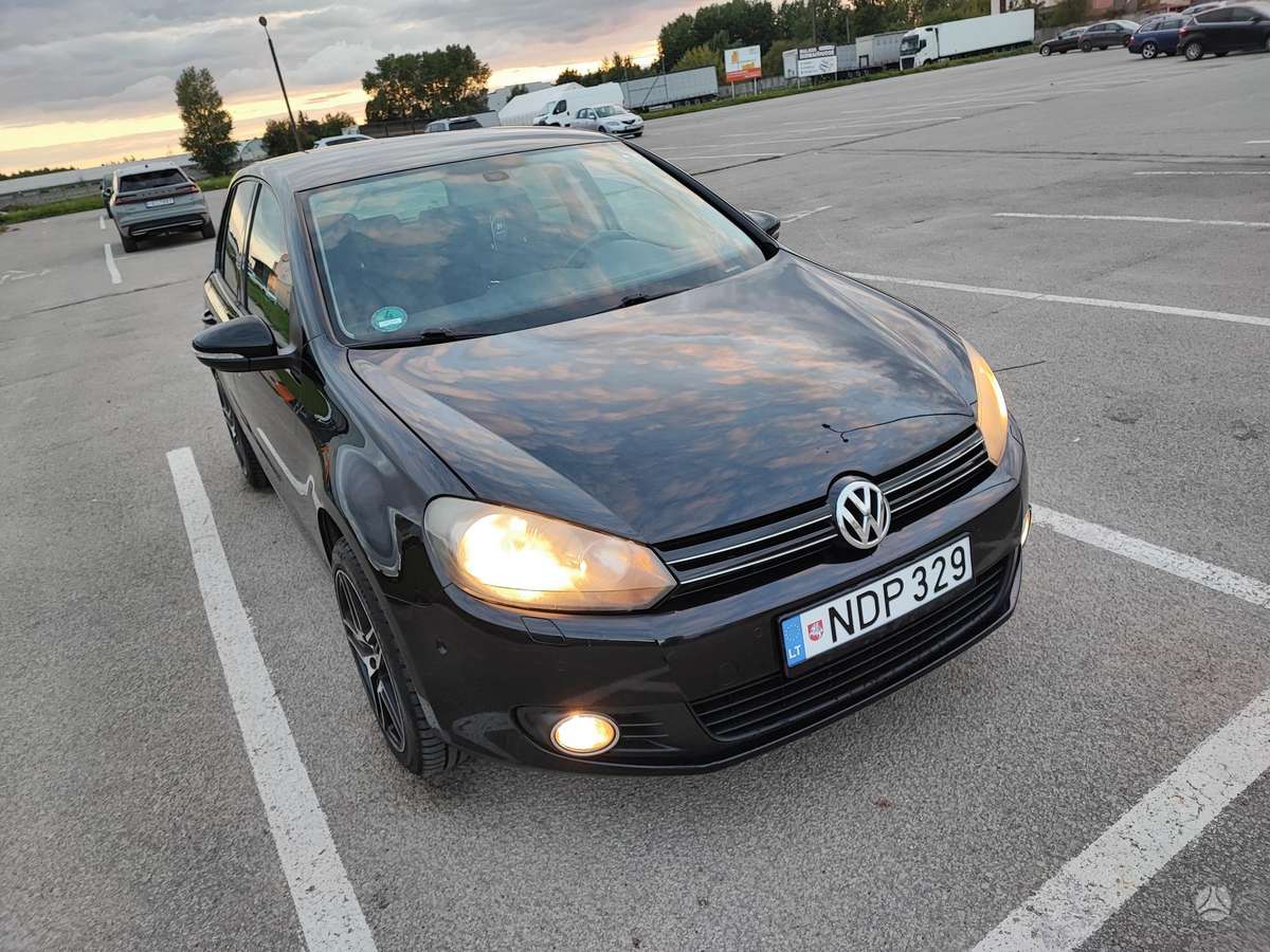 Volkswagen Golf - 2