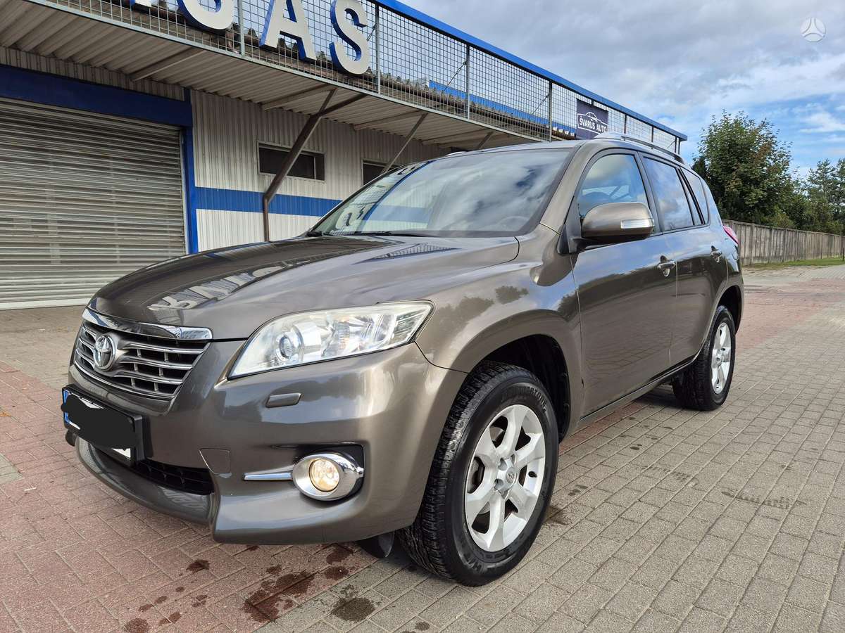 Toyota RAV4, off-road / crossover