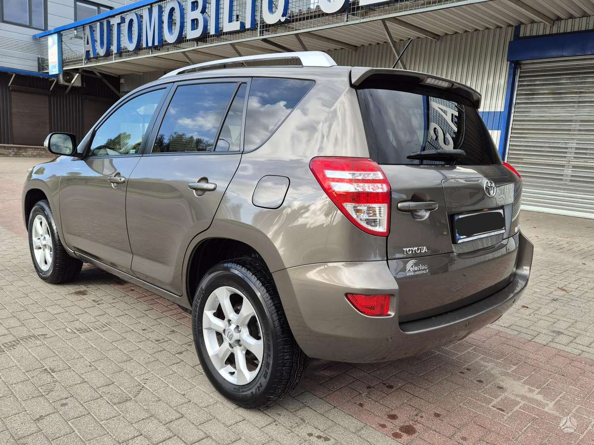 Toyota RAV4, Внедорожник / Кроссовер