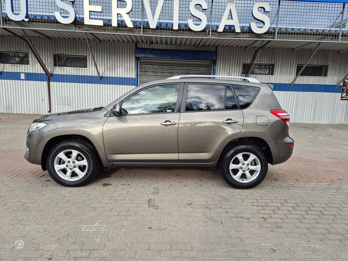 Toyota RAV4, Внедорожник / Кроссовер