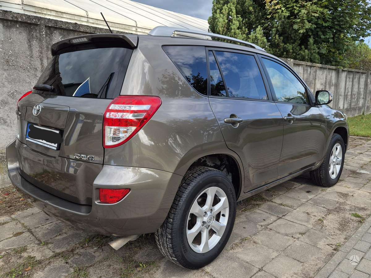 Toyota RAV4, Внедорожник / Кроссовер