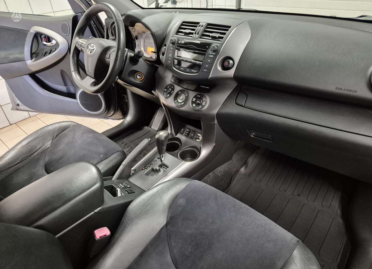Toyota RAV4, Внедорожник / Кроссовер
