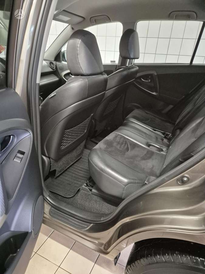 Toyota RAV4, Внедорожник / Кроссовер