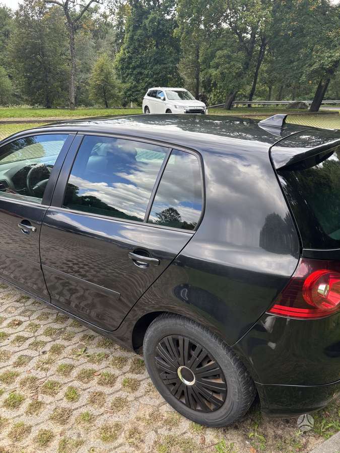 Volkswagen Golf - 6