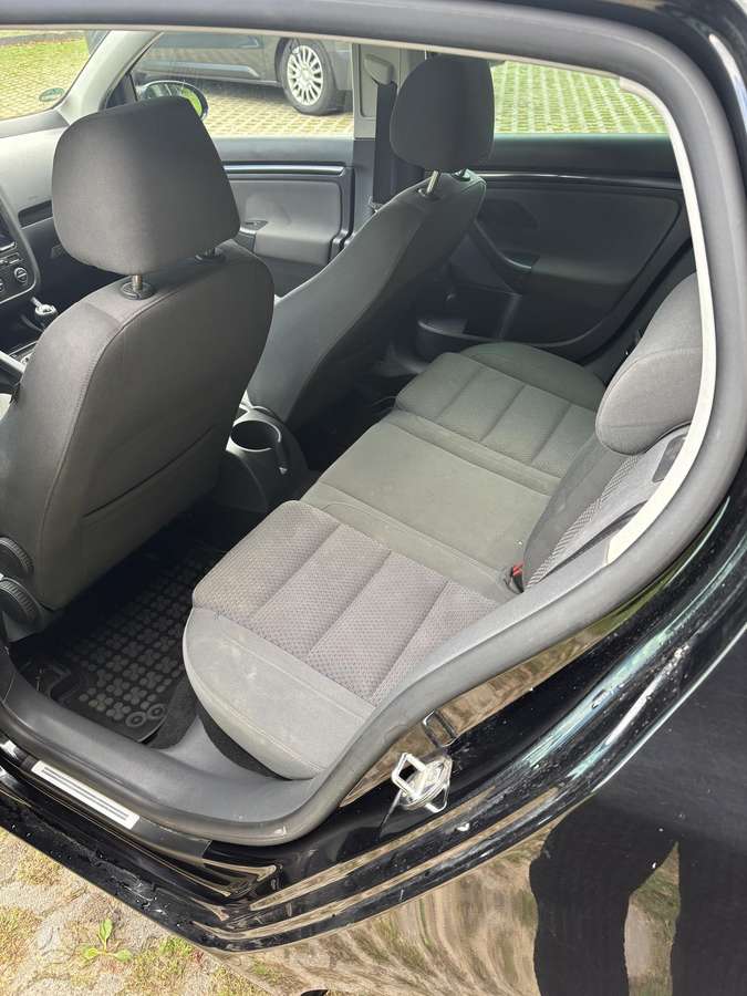 Volkswagen Golf - 8