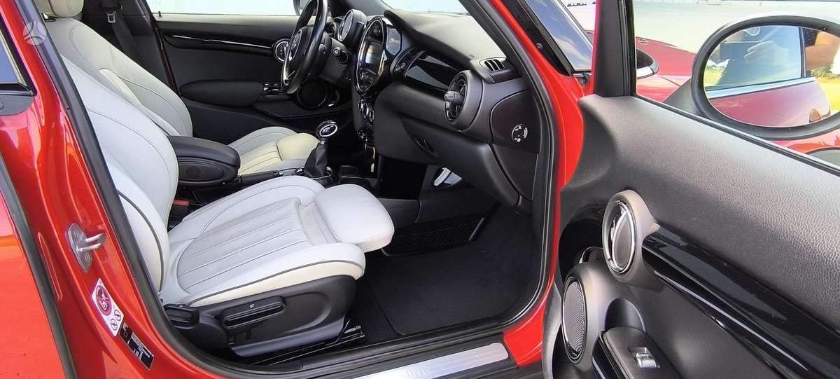 Mini Cooper, 1.5 l., hatchback