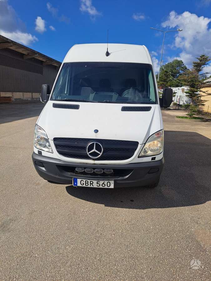 Mercedes-Benz Sprinter, Коммерческий