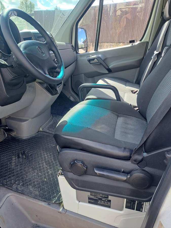Mercedes-Benz Sprinter, Коммерческий