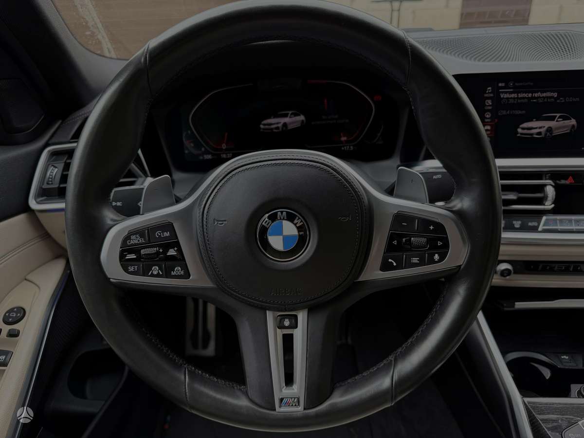 BMW 330, 2.0 l., Седан