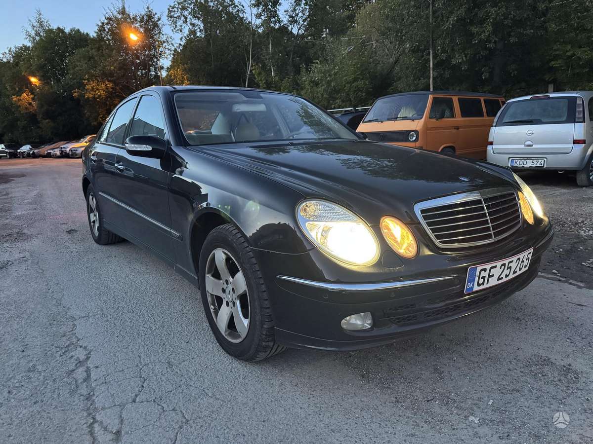 Mercedes-Benz E320, 3.2 l., Седан