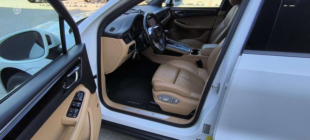 Porsche Macan - 10