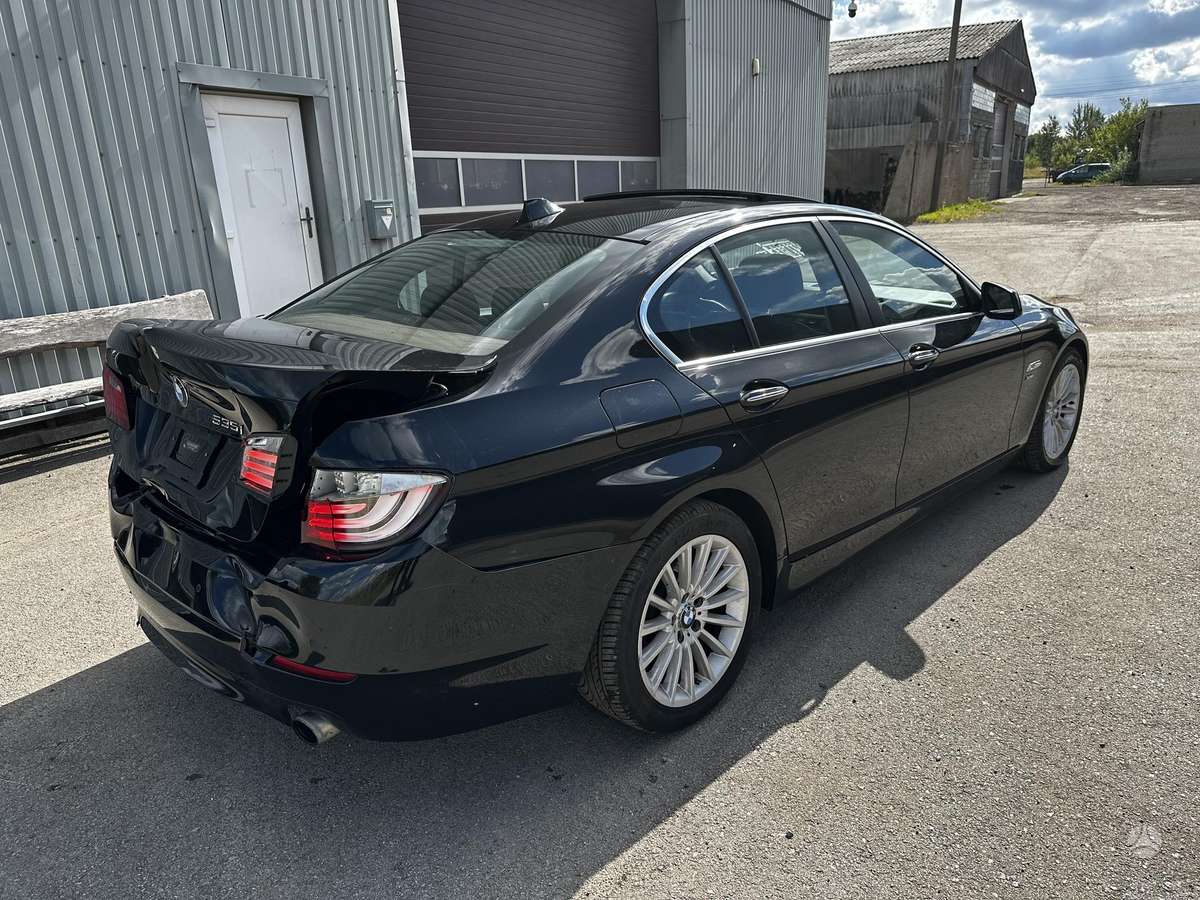 BMW 535, 3.0 l., Седан