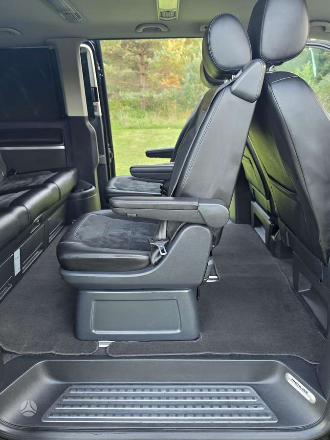 Volkswagen Multivan - 11