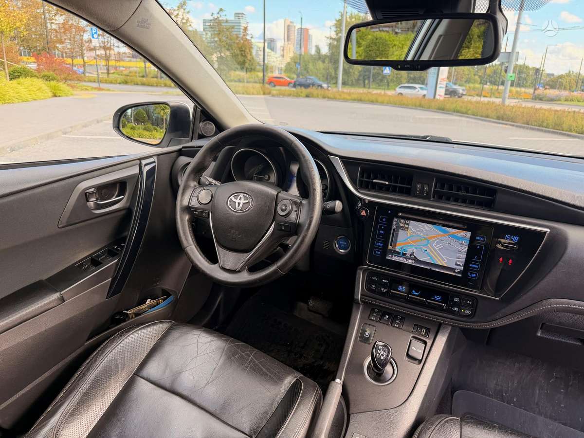 Toyota Auris - 11