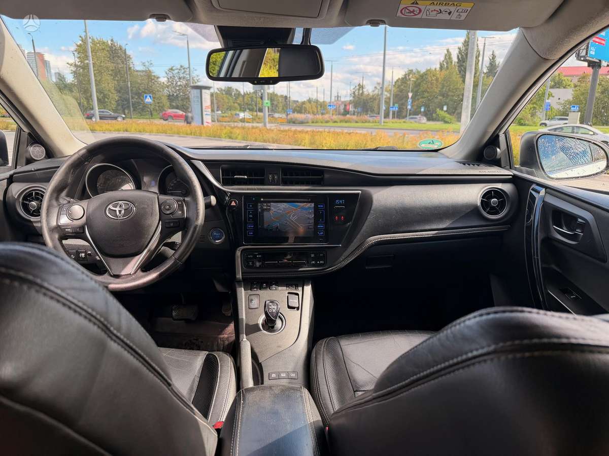 Toyota Auris - 12