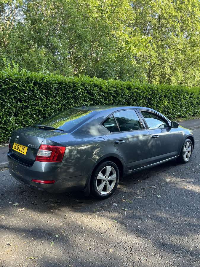 Skoda Octavia, 1.6 l., Седан