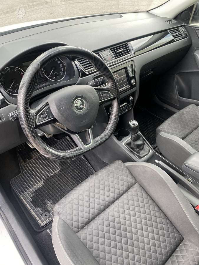 Škoda Rapid - 8