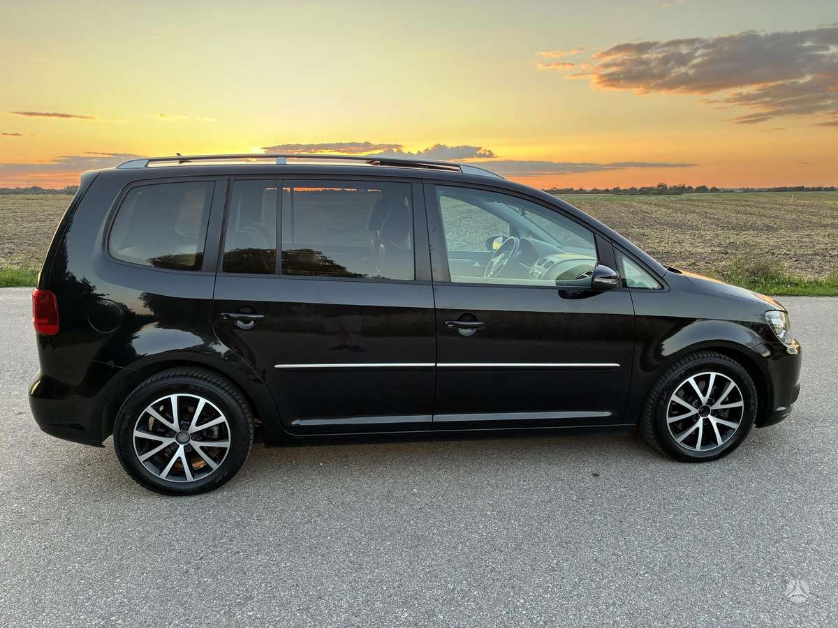 Volkswagen Touran - 8
