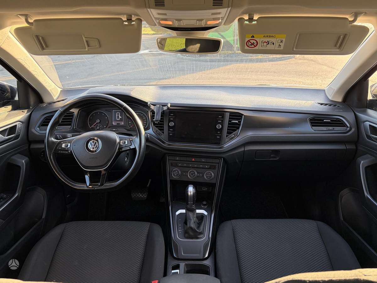 Volkswagen T-Roc - 8