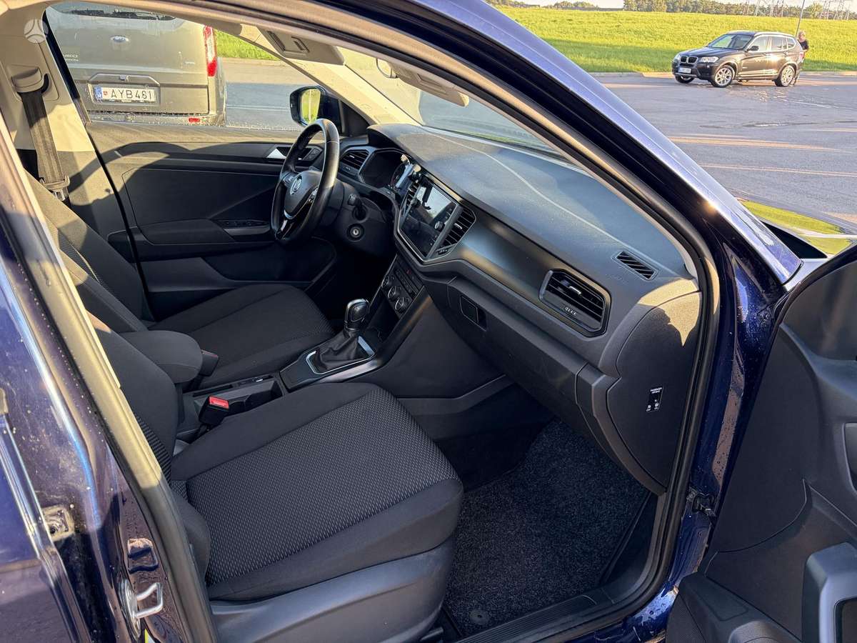 Volkswagen T-Roc - 10