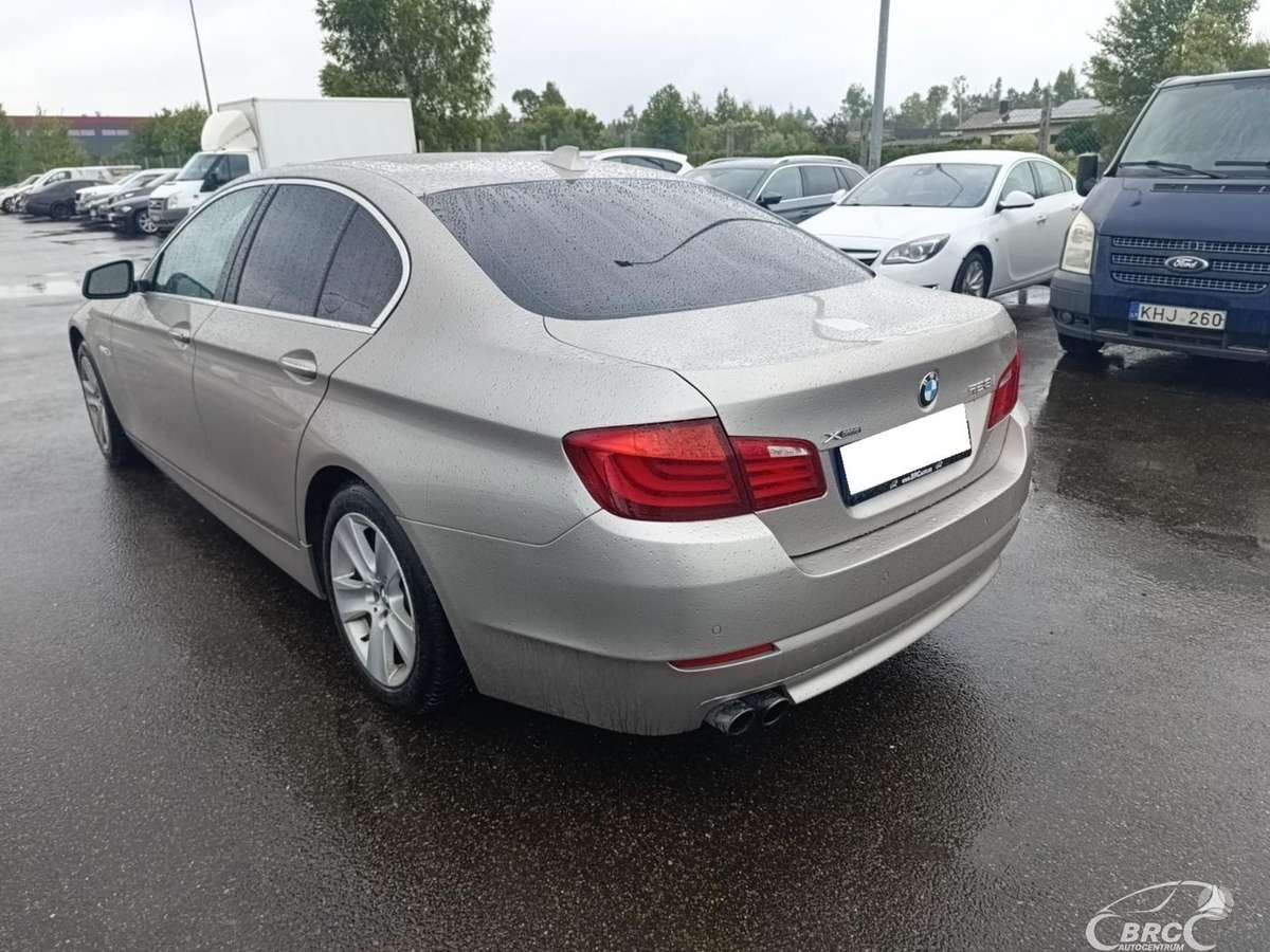 BMW 528, 2.0 l., Седан