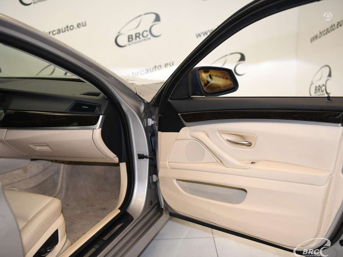 BMW 528, 2.0 l., Седан