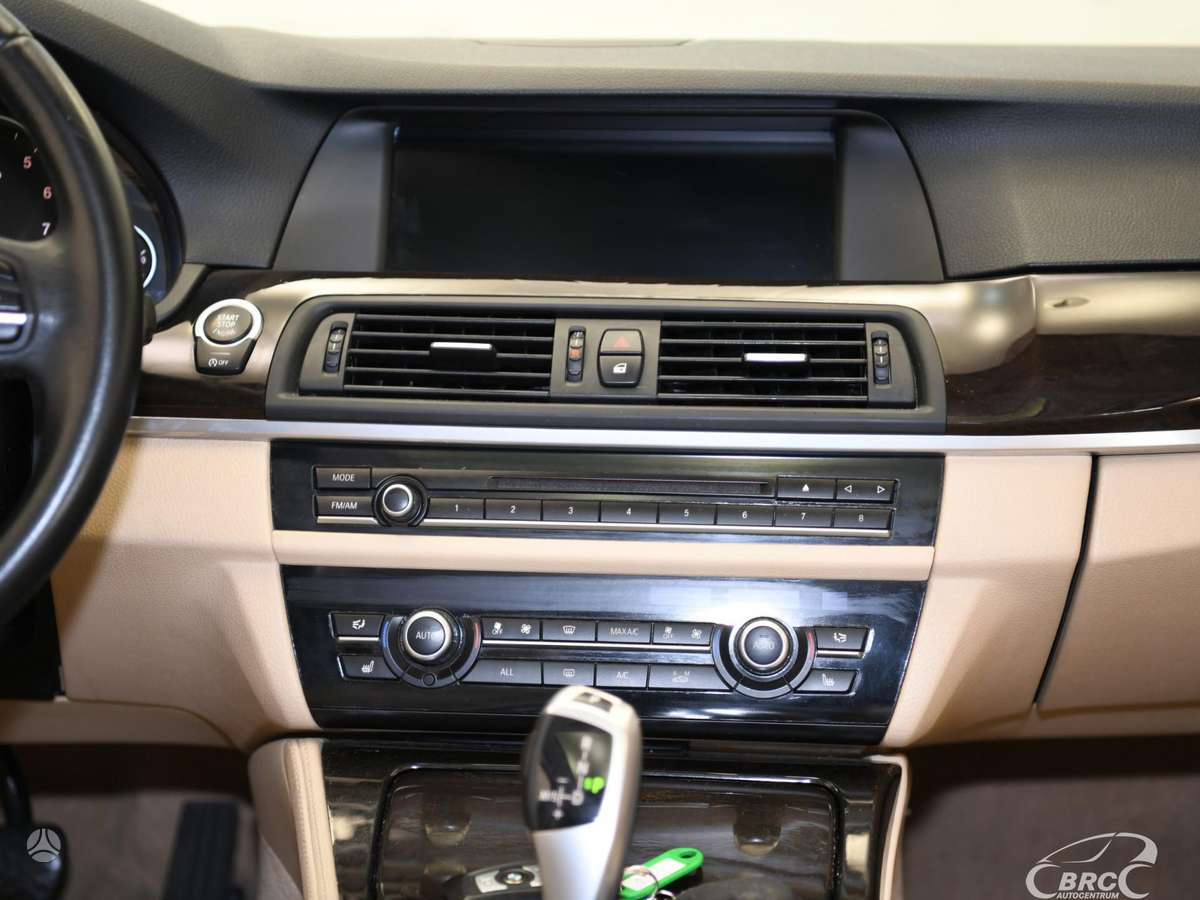 BMW 528, 2.0 l., Седан