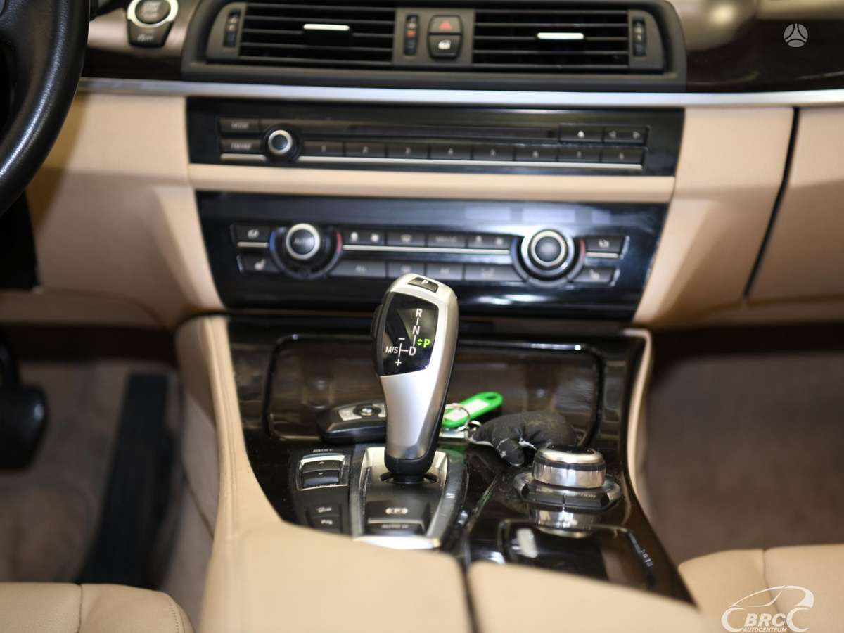 BMW 528, 2.0 l., Седан
