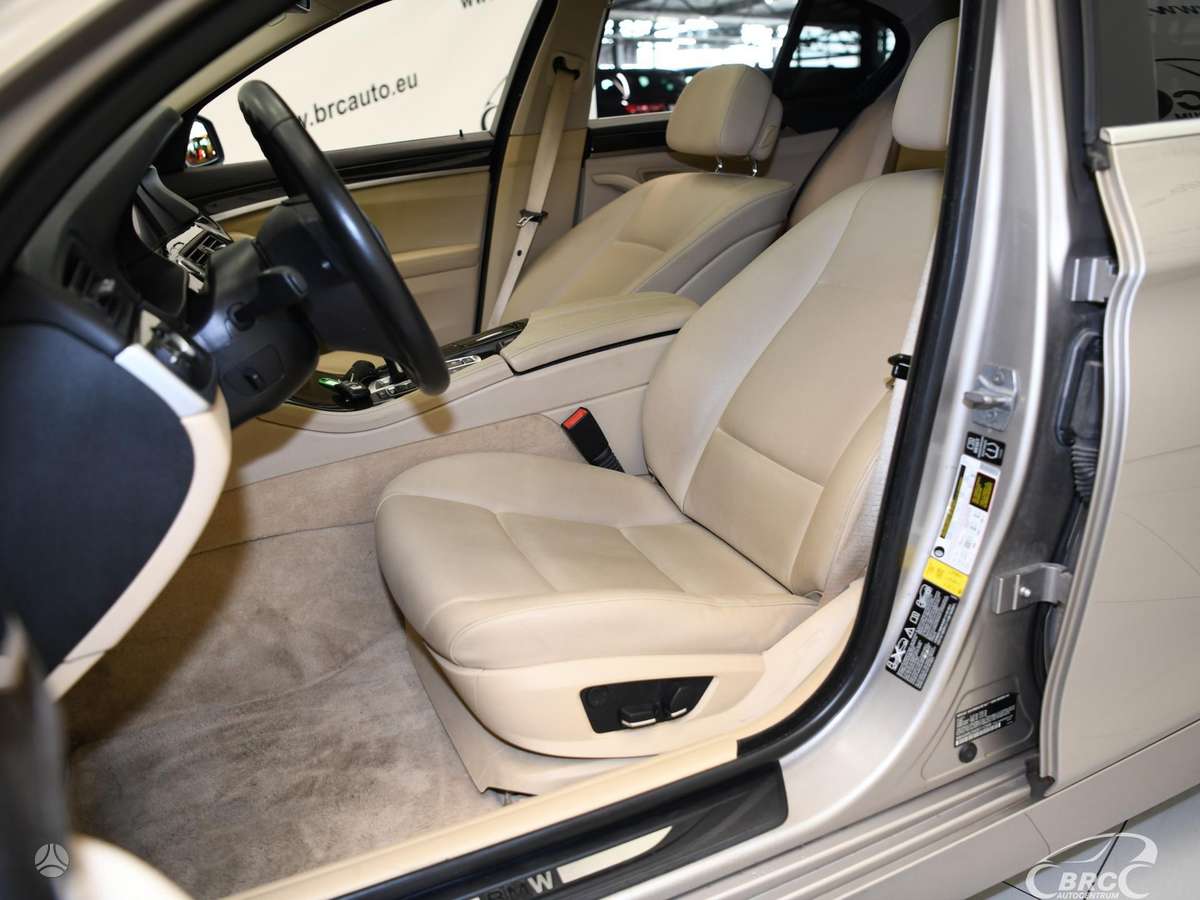 BMW 528, 2.0 l., Седан
