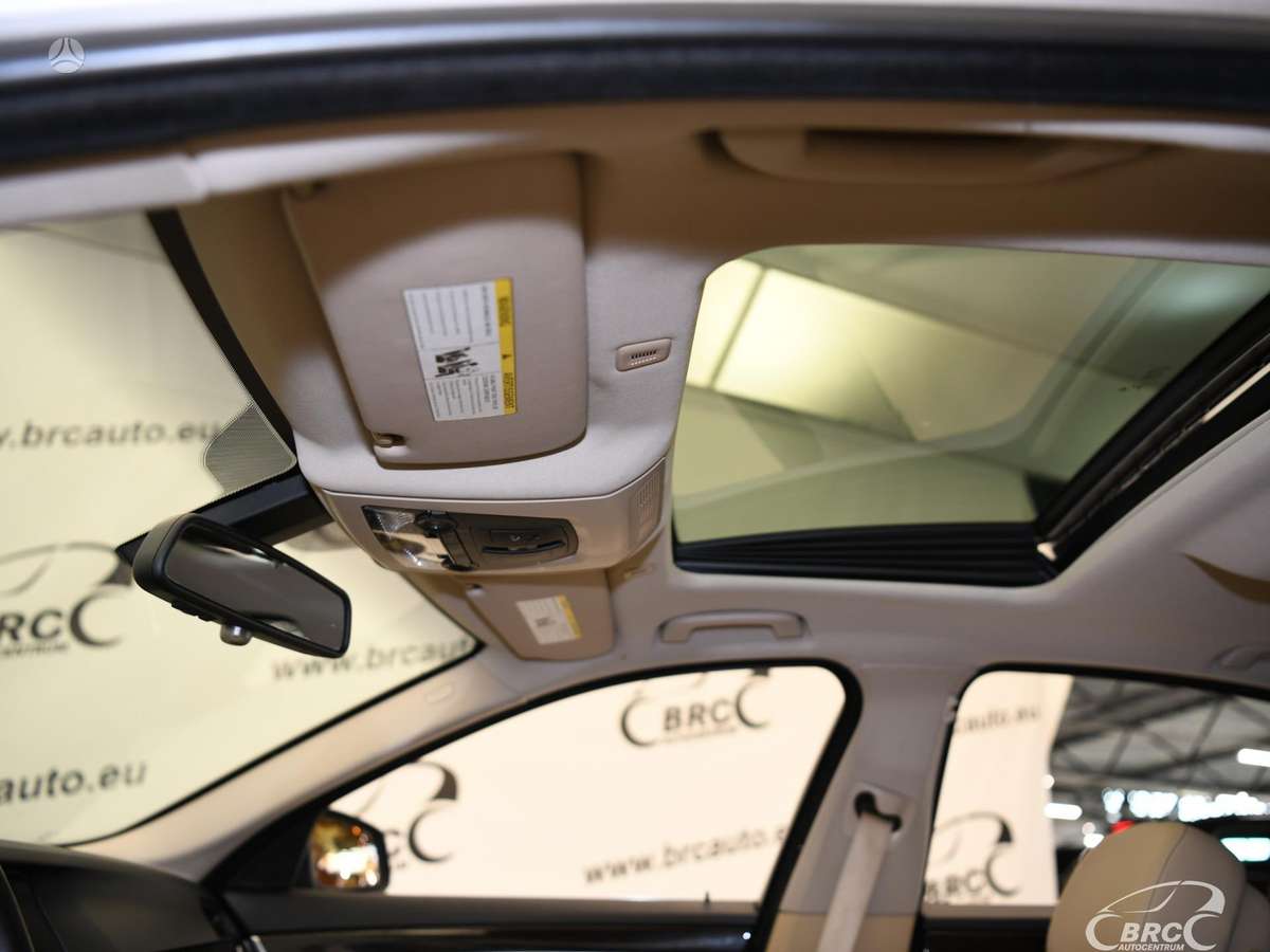BMW 528, 2.0 l., Седан