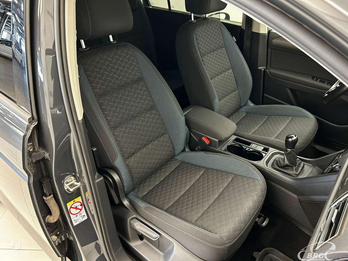 Volkswagen Touran - 7