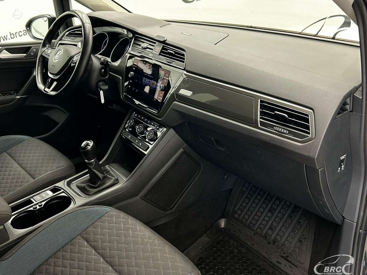 Volkswagen Touran - 8
