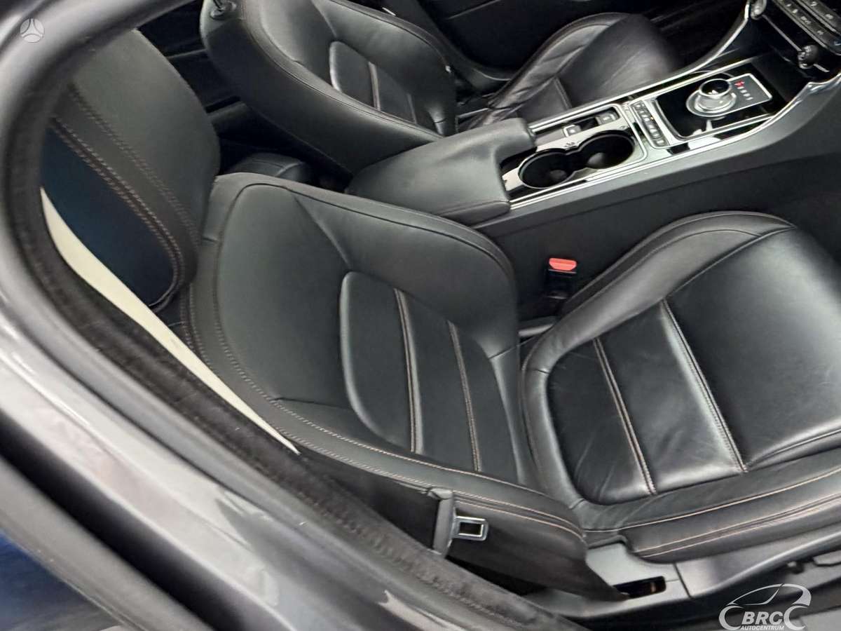 Jaguar XE, 2.0 l., Седан