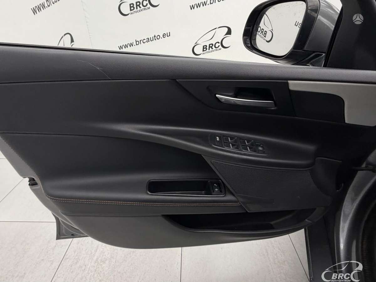 Jaguar XE, 2.0 l., Седан